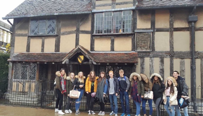 A Trip to Shakespeare’s Stratford. 